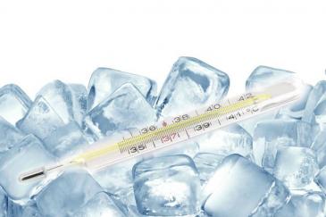 Thermometer in ijsblokjes